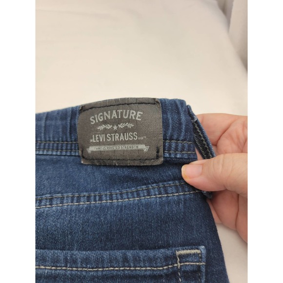Signature by Levi Strauss Pull on Elastic Waist Women's Jeans, Size 8R - Picture 8 of 10